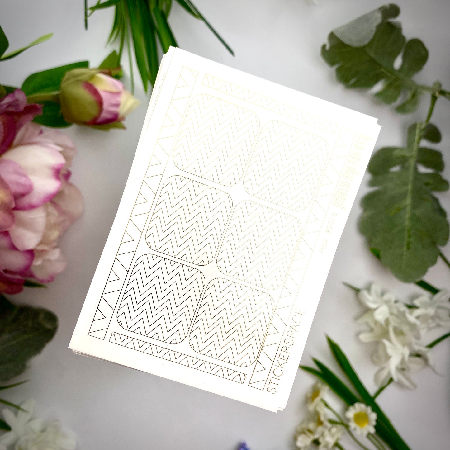 Слайдери для нігтів із золотої фольги - 0018