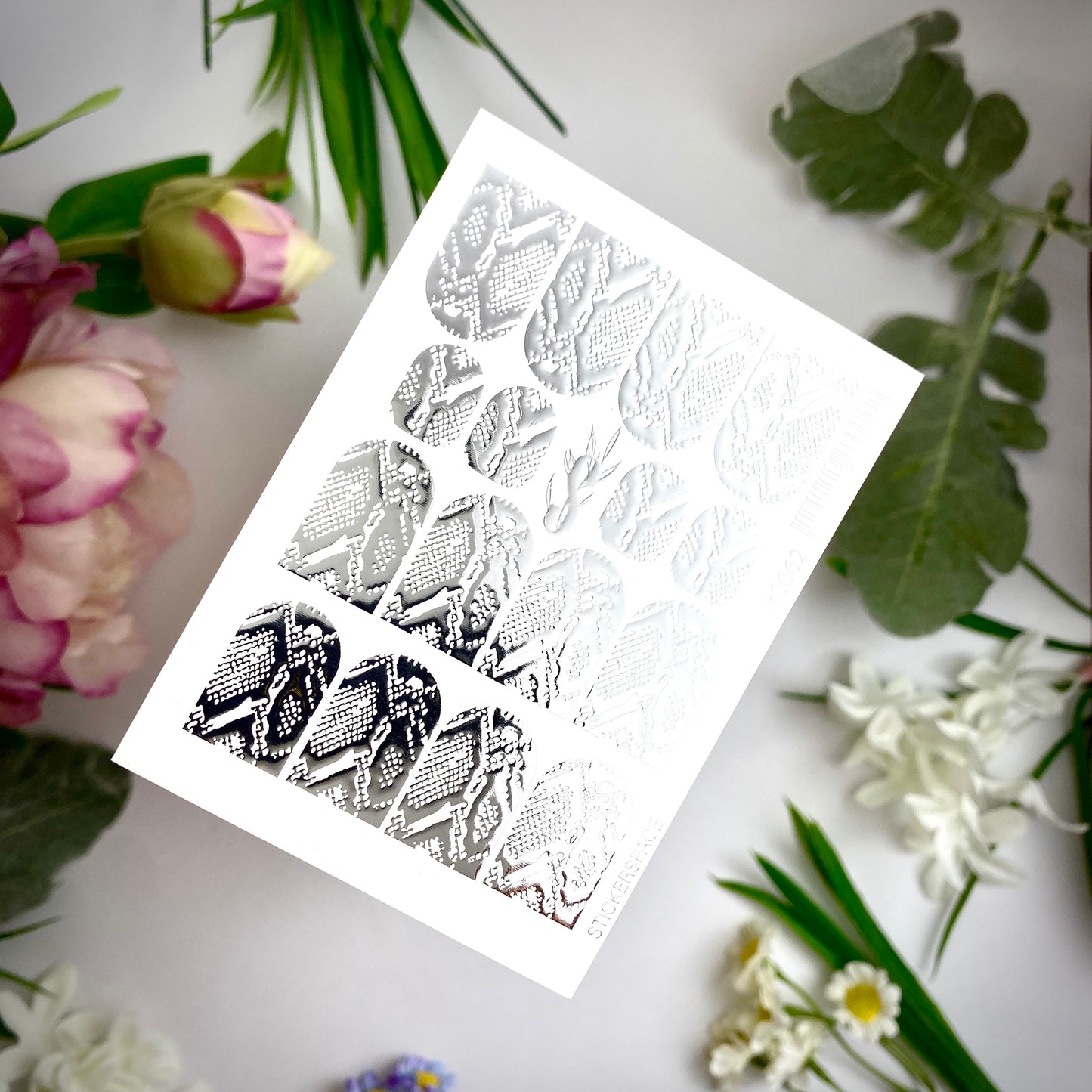 Слайдери для нігтів зі срібної фольги - 0062