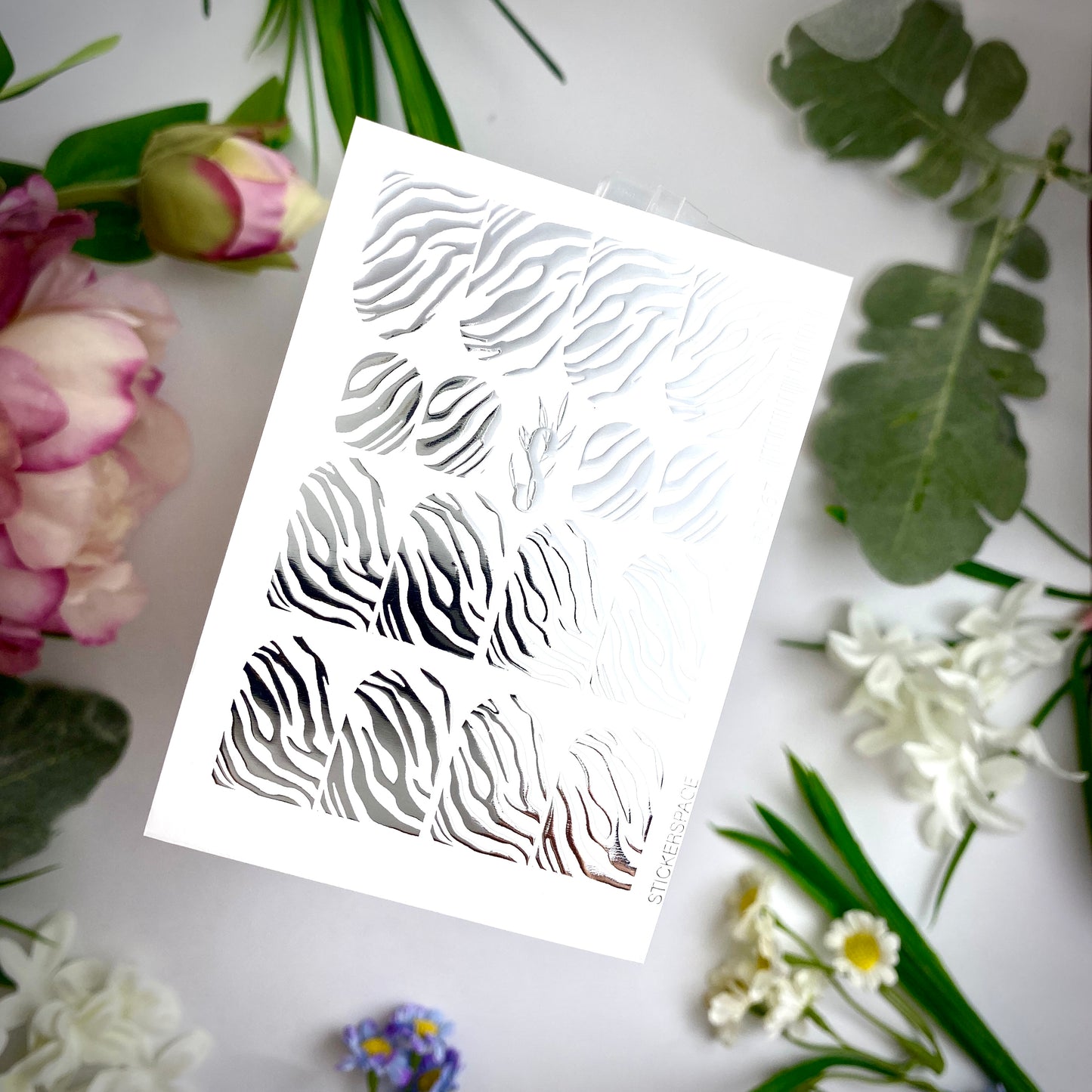 Слайдери для нігтів зі срібної фольги - 0067