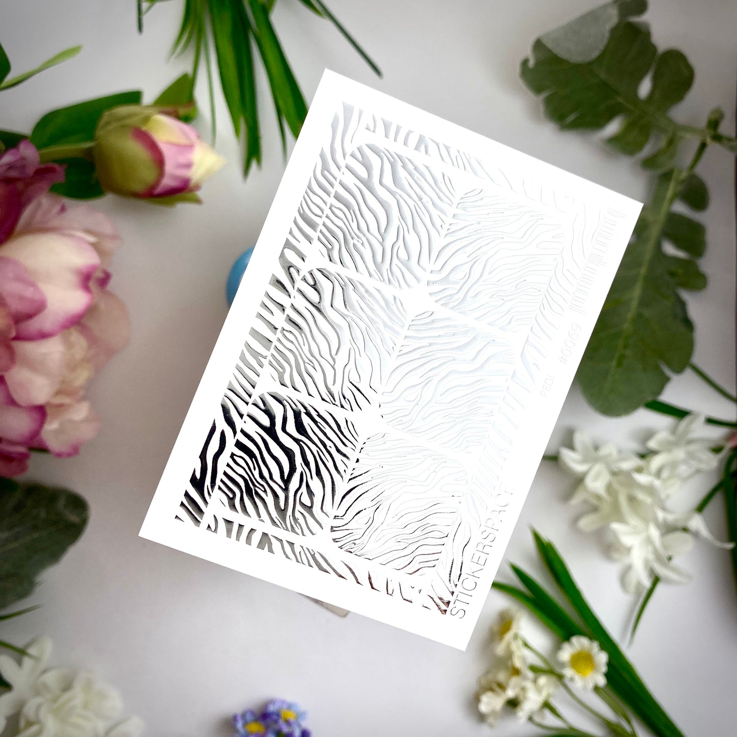 Слайдери для нігтів зі срібної фольги - 0069