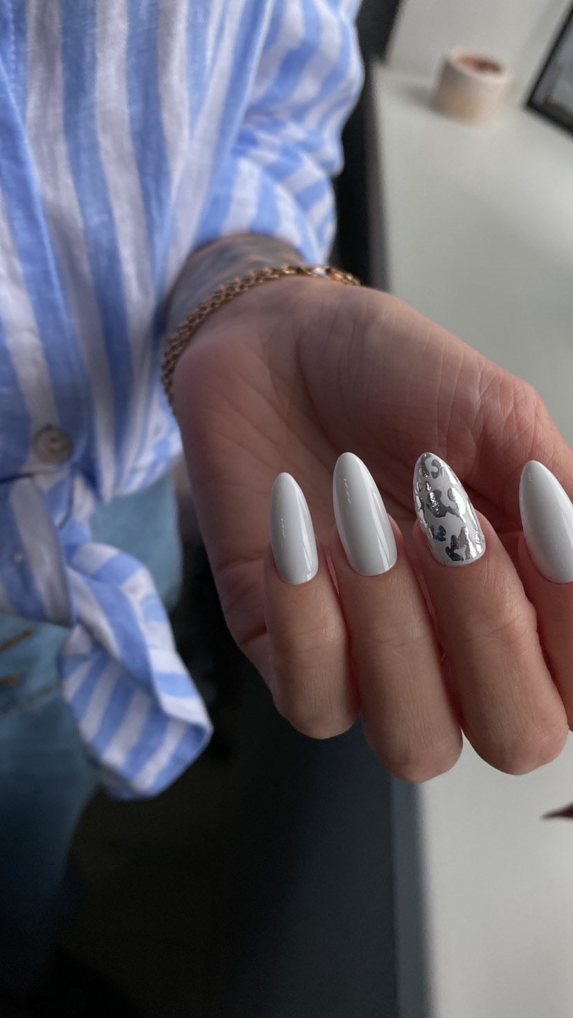 Слайдери для нігтів зі срібної фольги - 0065