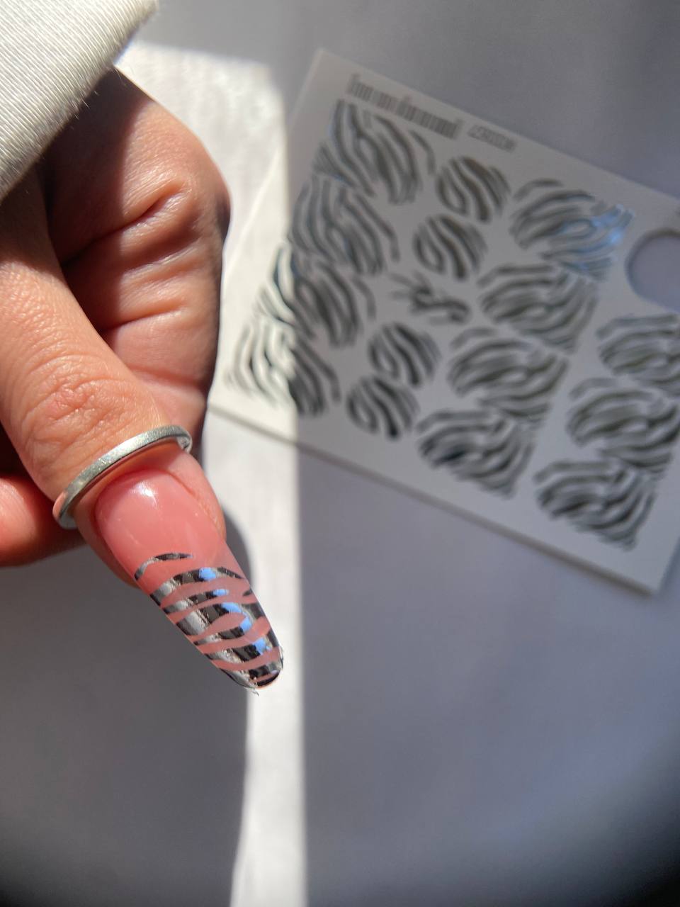 Слайдери для нігтів зі срібної фольги - 0069