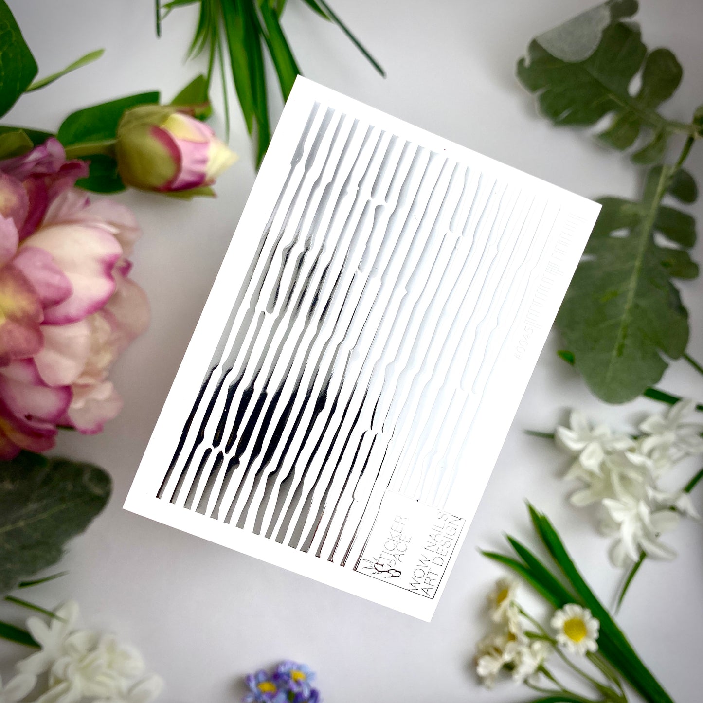 Слайдери для нігтів зі срібної фольги - 0045